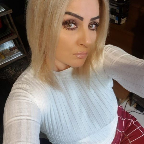 Meghan, 43, blonde, green eyes, 1m60 / 66kg (so kk forms), offers sweet modeling session in his company. Relaxation and relaxation assured, pretty house right bank, nice decoration and any comfort, in all discretion. I answer your calls from 9am but I can only receive from 10am until 23h. For accompaniments in the evening just tell me earlier in the day. My number is: 06 50 98 27 64 I do not answer emails or sms and direct tuition is not appreciated. I specify that I work alone and that a shower is at your disposal. (Sensitive to odors Prayer to cure also your oral hygiene would be nice.) I am French, the photos are real, hidden calls are rejected. ALSO RECEIVE THE WEEKEND So gentlemen I'm telling you very soon, bise Meghan