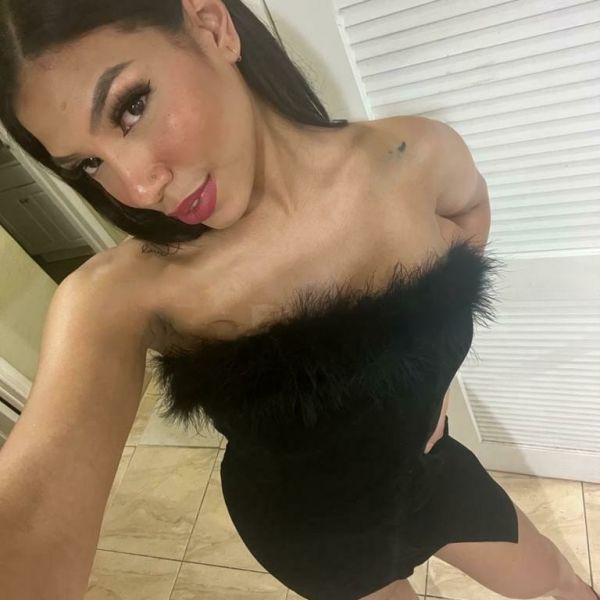 My name is Sharon, I'm a nice 23 year old venezuelan girl ready to meet you! My pictures and video are 100% real! I just arrived to Madrid and I love this city, Im in a house in Tres Cantos near Plaza Castilla where you can come and have a great time with my relaxing massages! I have some friends for a four handed massage, ask me and I'll send you her pictures! As I said, Im near Plaza Castilla, but if you don't want to come to my place, I can go to your hotel or apartment. Feel free to text me by WhatsApp or Telegram if you have any questions! See you soon!